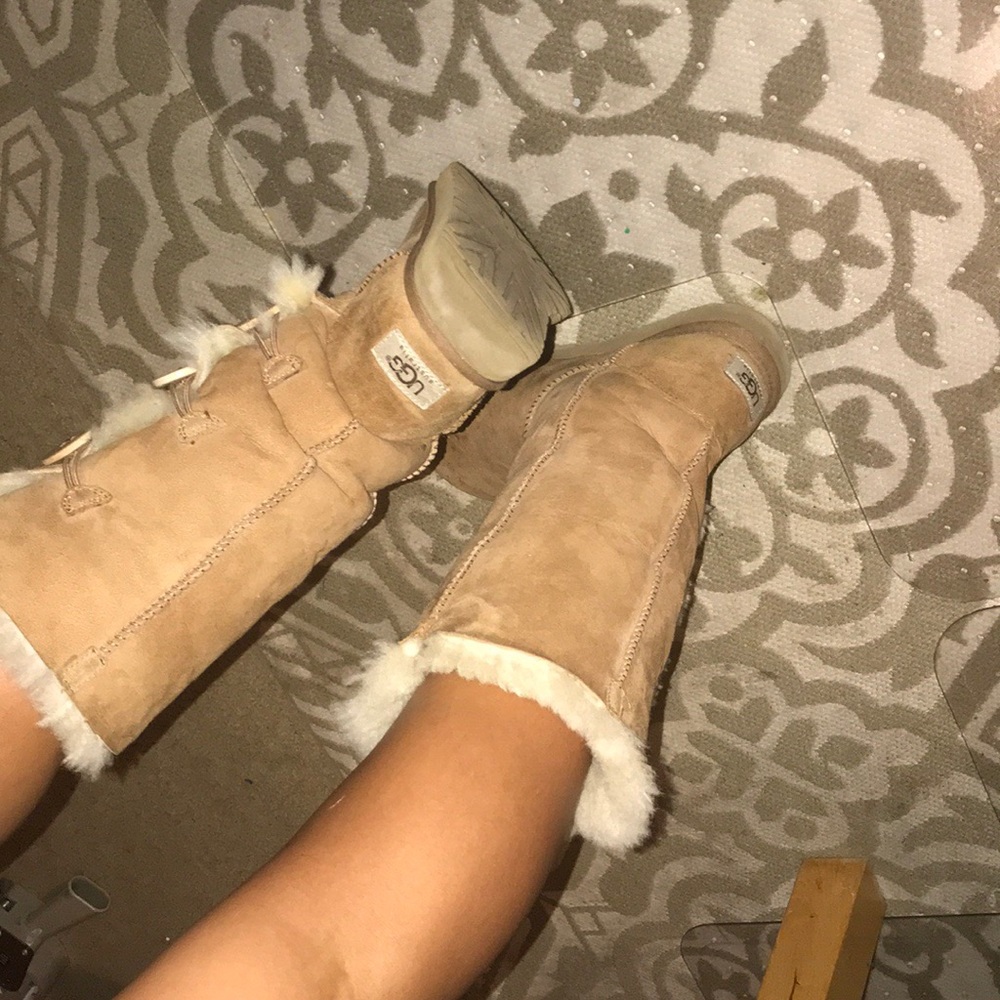 TALL UGGS - Picture 6 of 8
